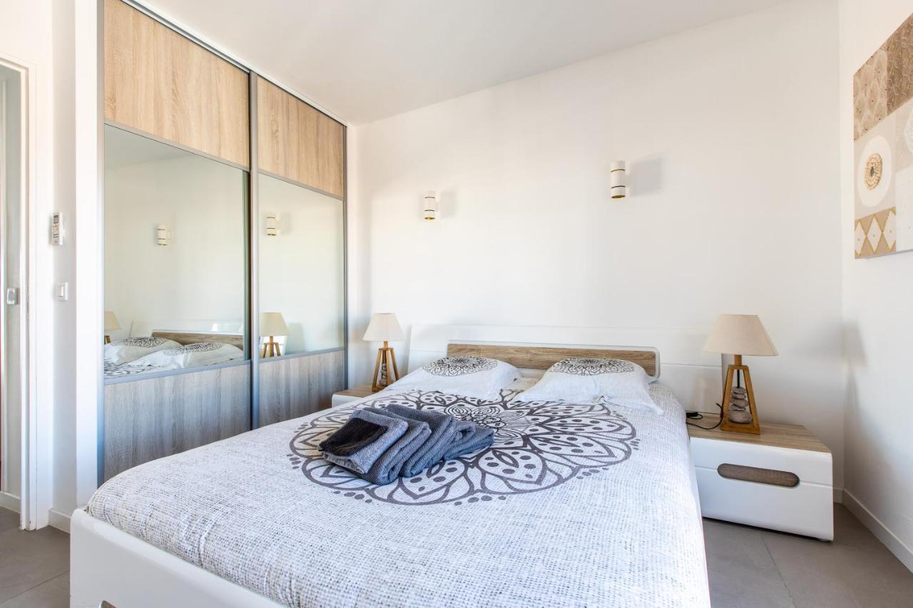 Lb Vacation Rentals I Admire Panoramic Ocean Views Through Walls Of Windows Cannes Eksteriør billede